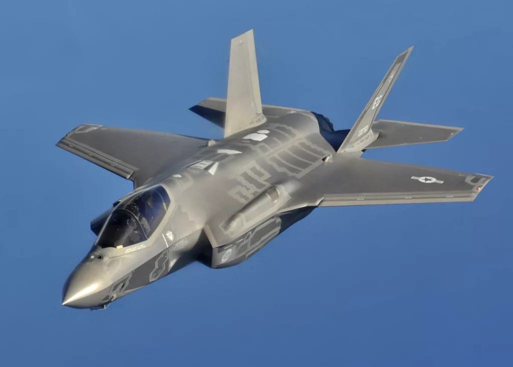 F 35A flight cropped